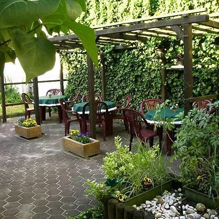 Gasthof City West 2*